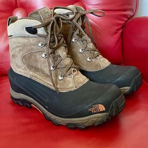 THE NORTH FACE SIZE 11 MENS HEAT SEEKER 200 GRAM INSULATED BOOTS